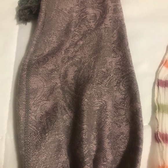 Scarves! - Picture 2 of 7